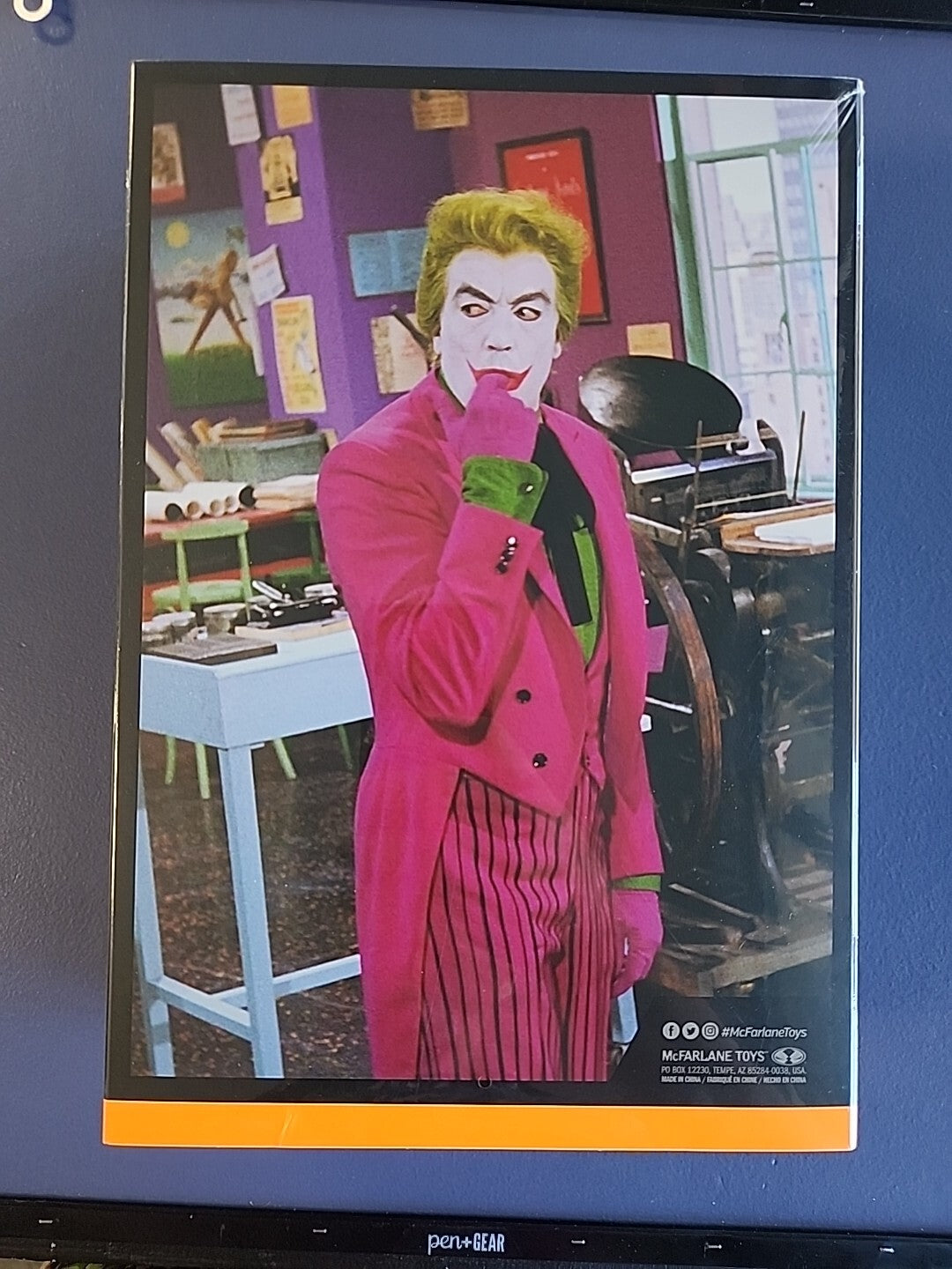 New Retro Joker Batman '66 Ltd Edition/6300 Exclusive Black Light Figure Sealed