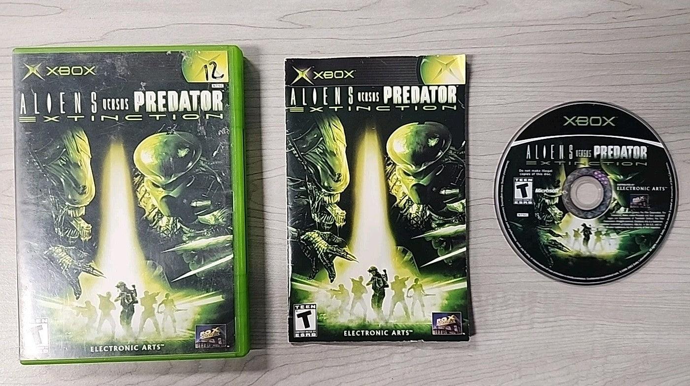 Aliens Versus Predator: Extinction (Microsoft Xbox, 2003) CIB Complete
