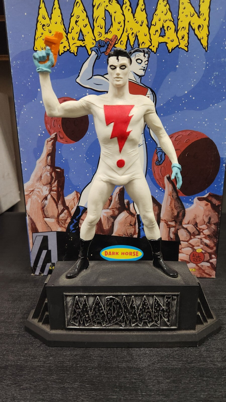 MADMAN STATUE Dark Horse Rare Randy Bowen Statue Cold Cast Porcelain 1/8 in BOX