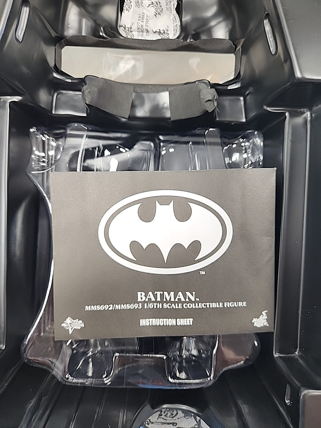 Hot Toys DC MMS692 1989 Keaton Batman 2.0 1/6 Figure