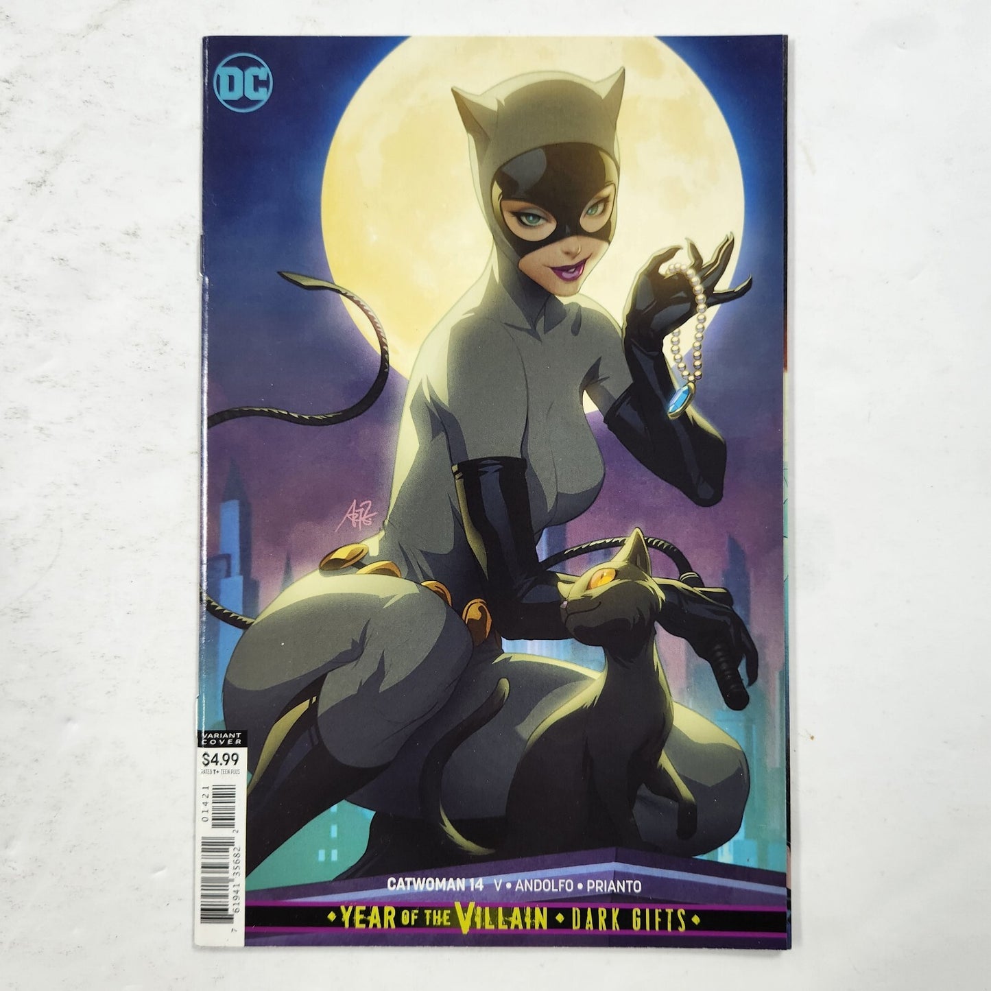 Catwoman #14 Artgerm Variant DC Comics VF/NM