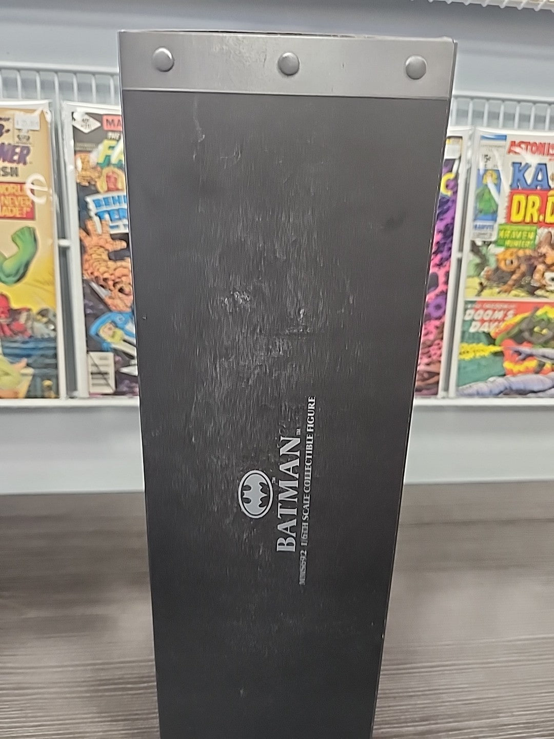 Hot Toys DC MMS692 1989 Keaton Batman 2.0 1/6 Figure