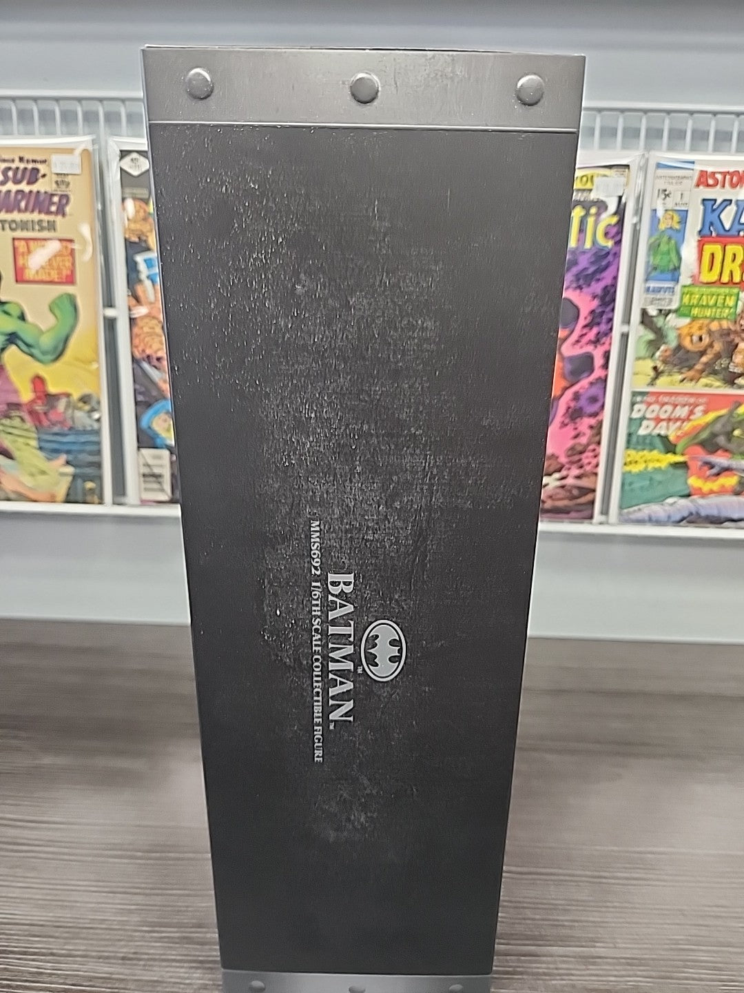 Hot Toys DC MMS692 1989 Keaton Batman 2.0 1/6 Figure