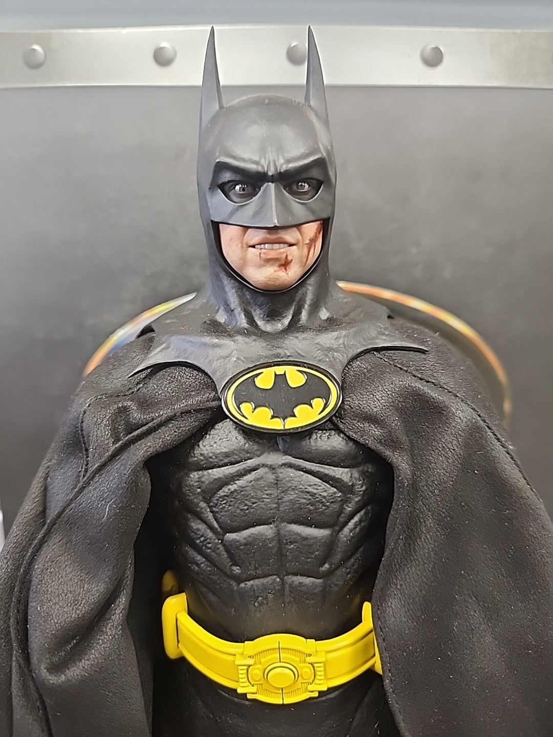 Hot Toys DC MMS692 1989 Keaton Batman 2.0 1/6 Figure