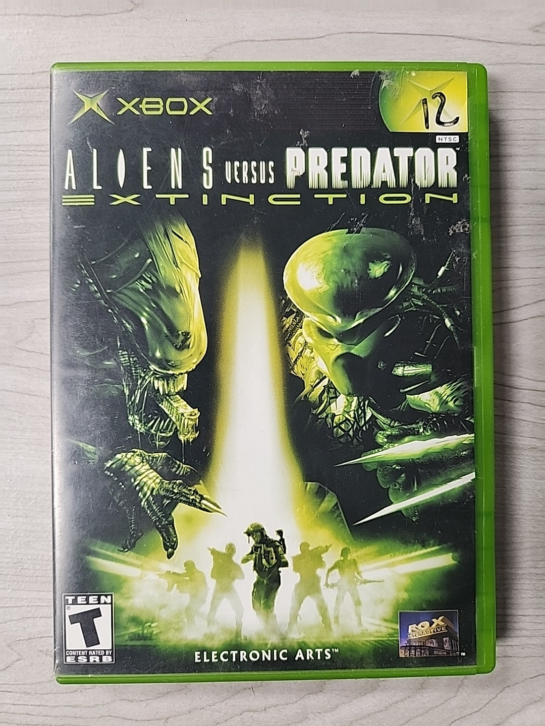 Aliens Versus Predator: Extinction (Microsoft Xbox, 2003) CIB Complete