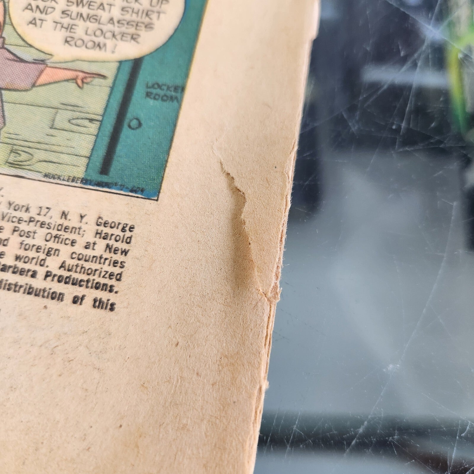 Huckleberry Hound 7, Yogi Bear cover. 10 cent Silver Age Lower Gold Key 1960