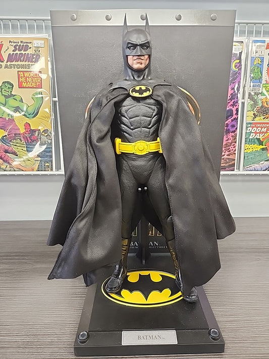 Hot Toys DC MMS692 1989 Keaton Batman 2.0 1/6 Figure
