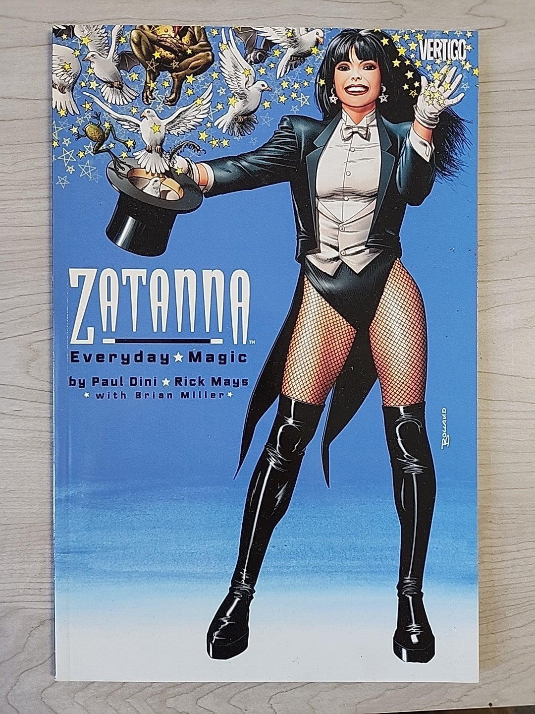ZATANNA: EVERYDAY MAGIC ONE-SHOT VERTIGO/DC 2003 BOLLAND COVER 1st Printing NM