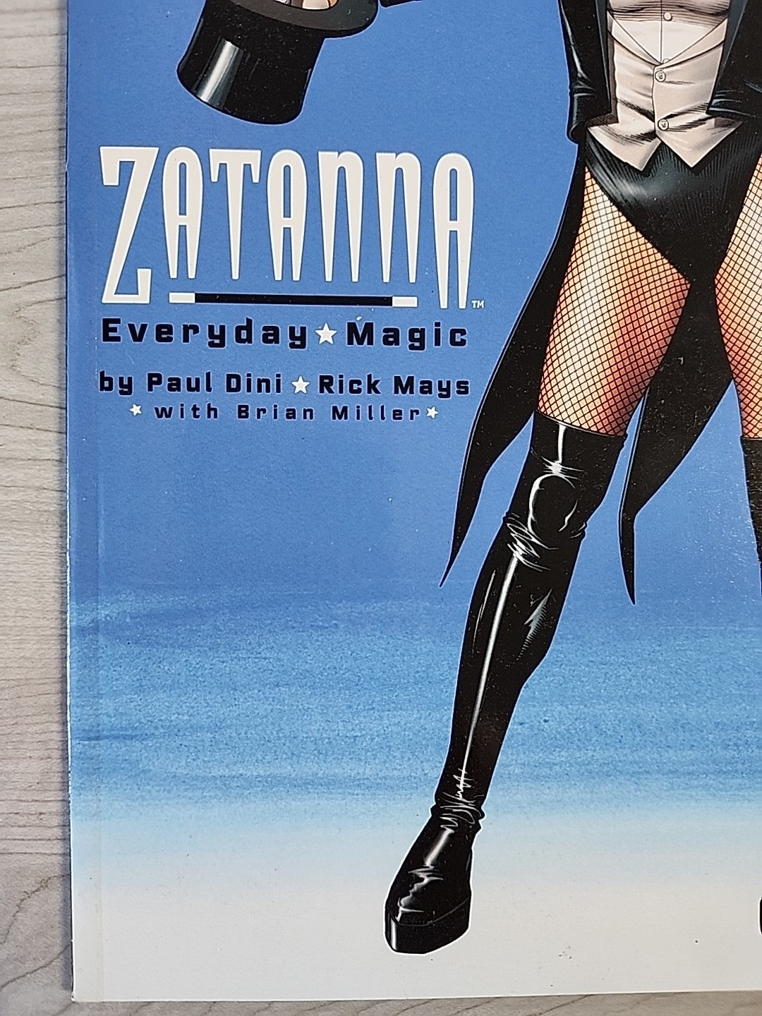 ZATANNA: EVERYDAY MAGIC ONE-SHOT VERTIGO/DC 2003 BOLLAND COVER 1st Printing NM