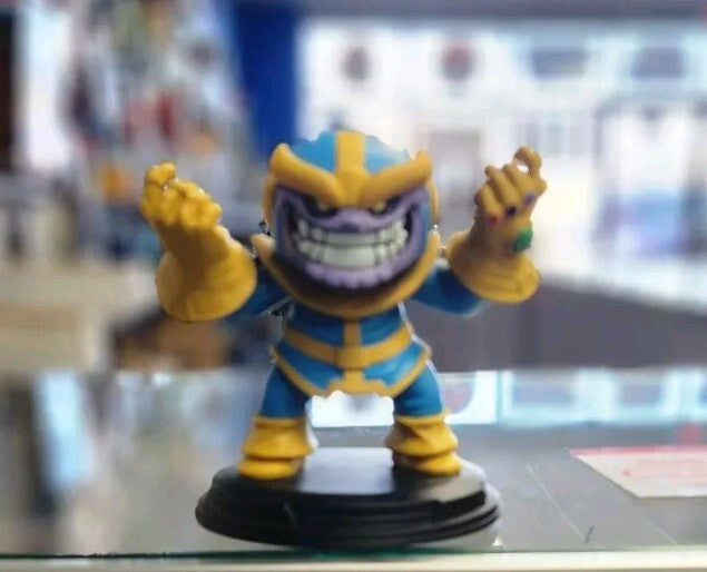Thanos w/ Infinity Gauntlet Gentle Giant Limited To 3000 Pieces Animated Statue