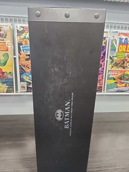 Hot Toys DC MMS692 1989 Keaton Batman 2.0 1/6 Figure