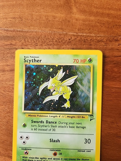 Scyther 17/130 Holo Rare Pokémon 2000 Base Set 2 LP