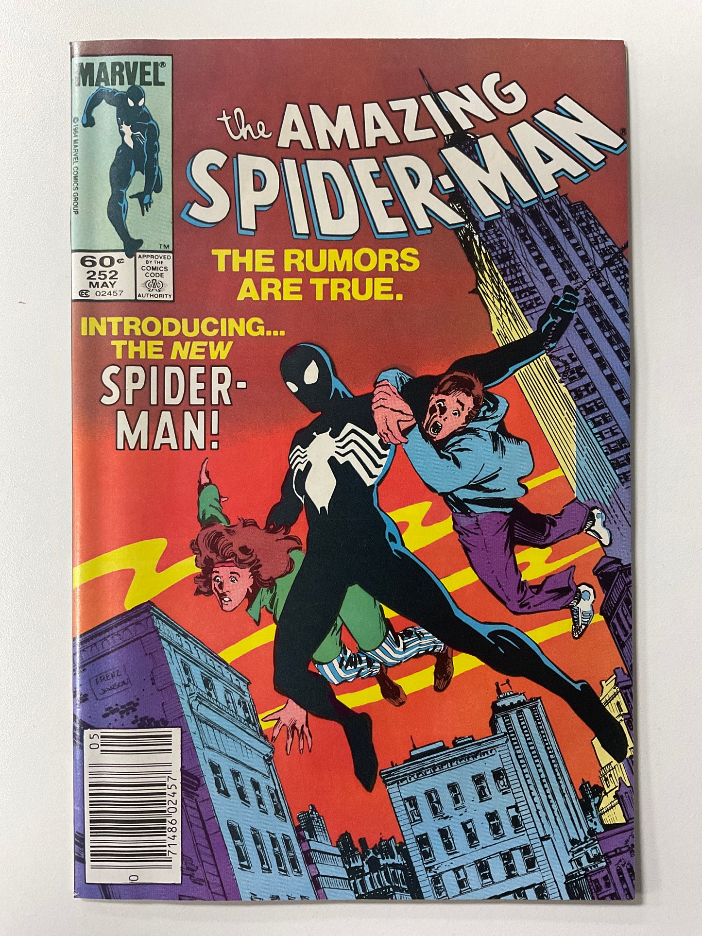 AMAZING SPIDER-MAN (1963) #252 VF/NM KEY 1ST BLACK COSTUME IN TITLE