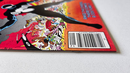 Marvel Super Heroes Secret Wars (1984) #08 - "Invasion!" Origin of Black Symbiote Costume, Iconic Cover Newsstand Editon