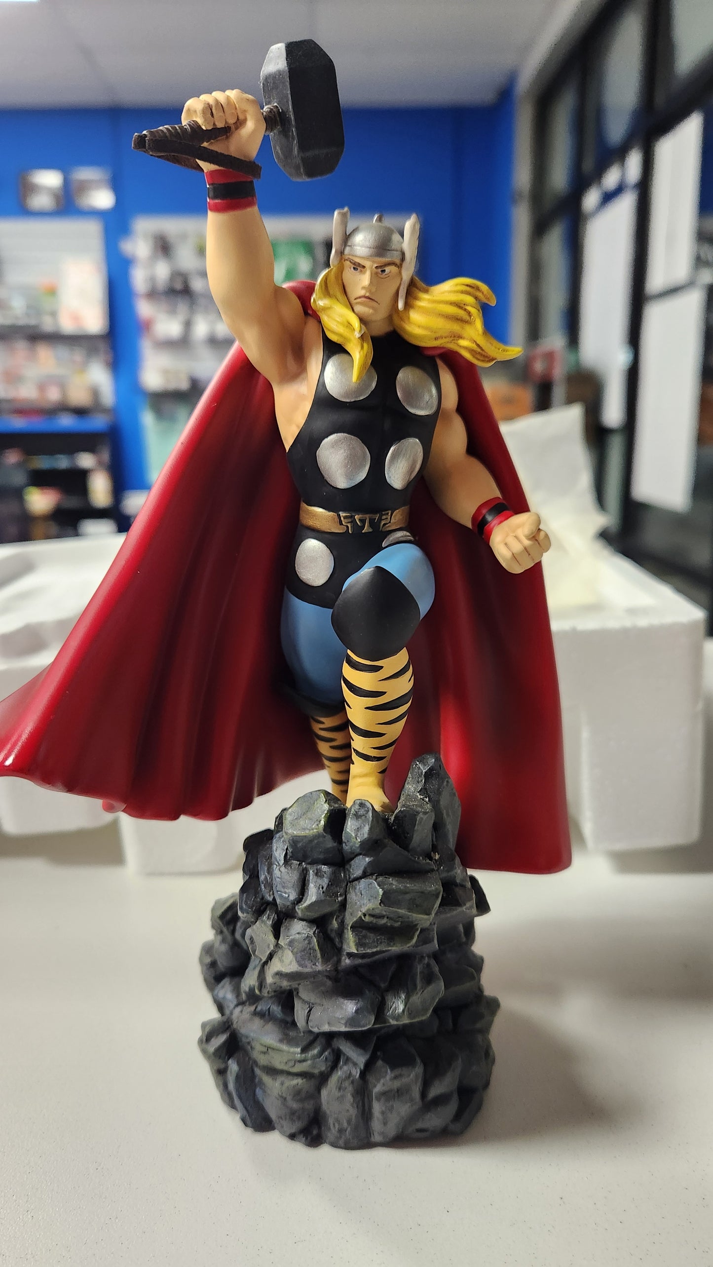 BOWEN DESIGNS THOR MINI-STATUE #761/5500