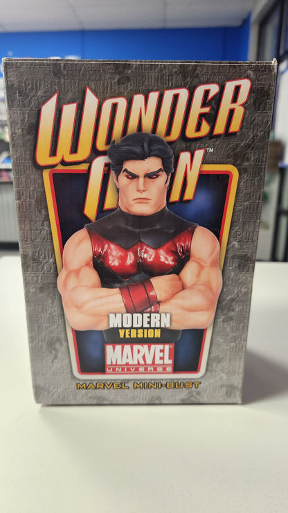 BOWEN DESIGNS WONDER MAN MODERN VERSION MINI-BUST #566/800