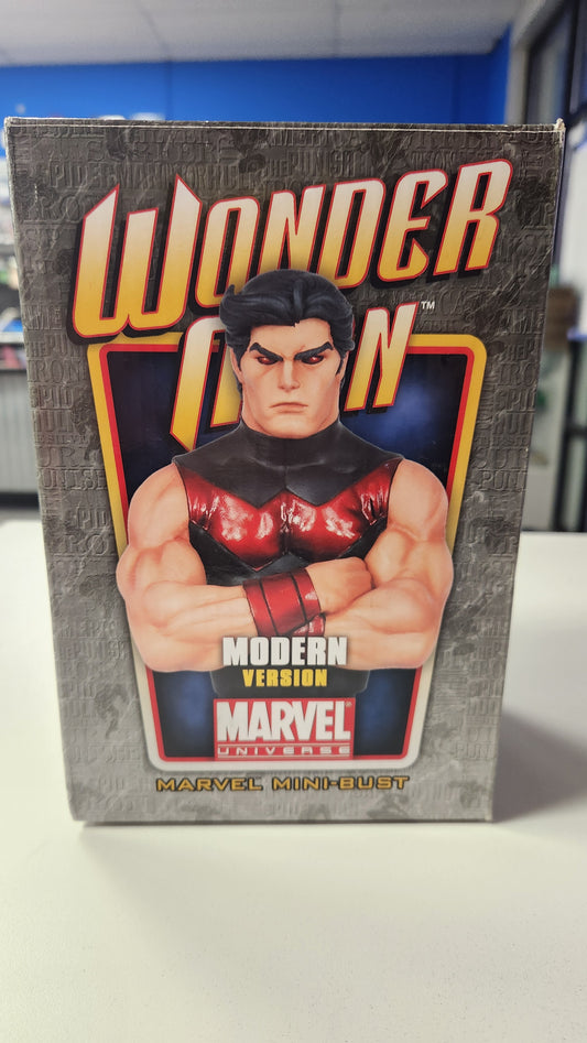 BOWEN DESIGNS WONDER MAN MODERN VERSION MINI-BUST #566/800