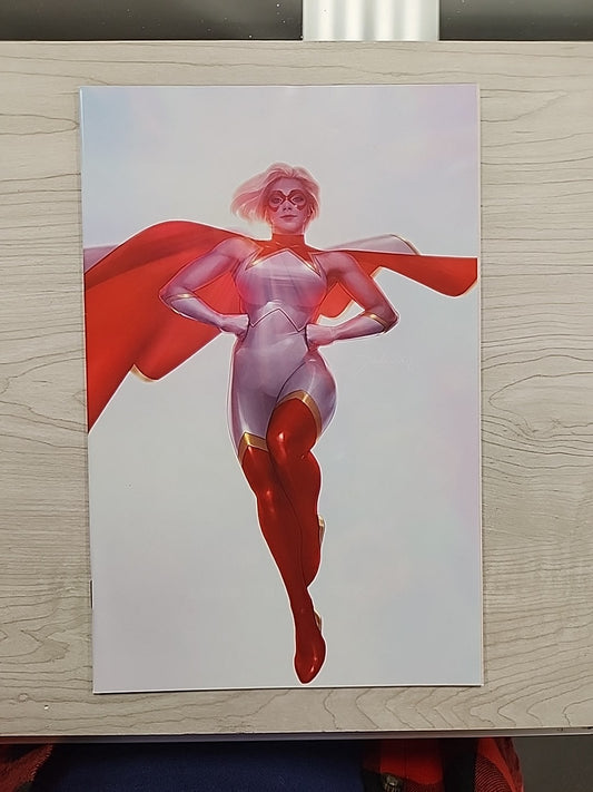 Star #1 2020 Jeehyung Lee Exclusive Virgin Variant Captain Marvel 9.2